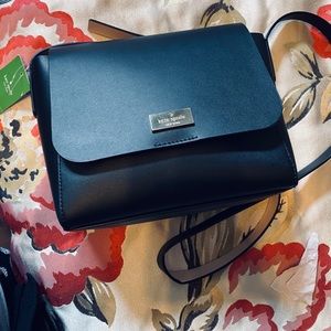 Kate Spade crossbody leather bag😍